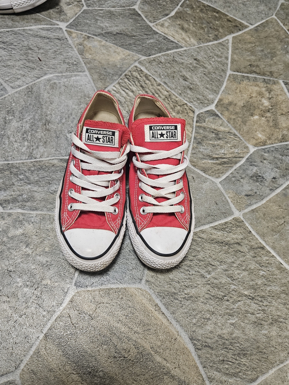Converse Low Top Sneakers - Red